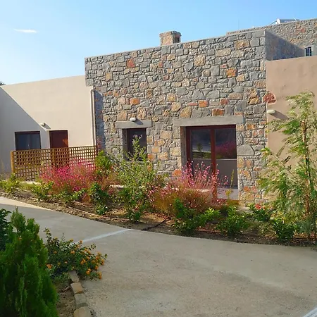 Omythos Villa *